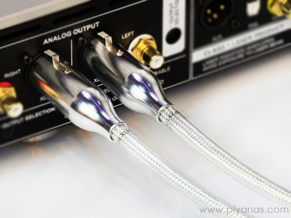Authentica Interconnect (XLR) (1.0M)/(2.0M)